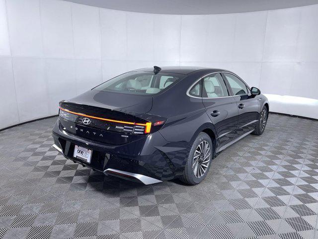 new 2025 Hyundai Sonata Hybrid car, priced at $32,372