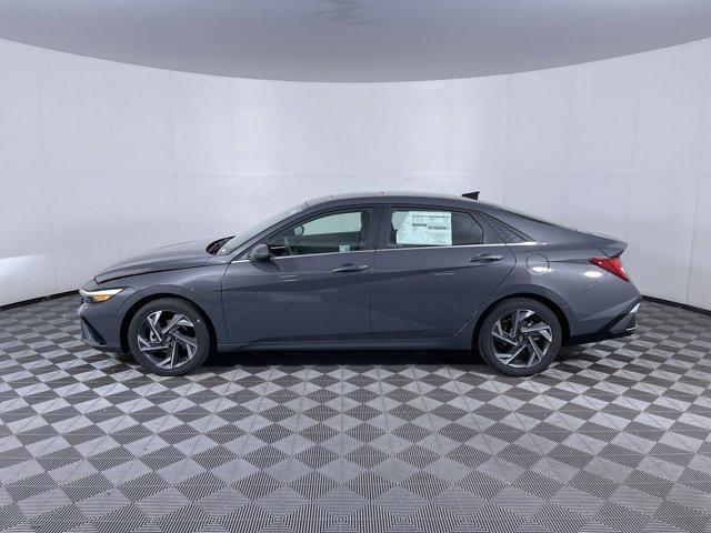 new 2024 Hyundai Elantra car, priced at $27,040