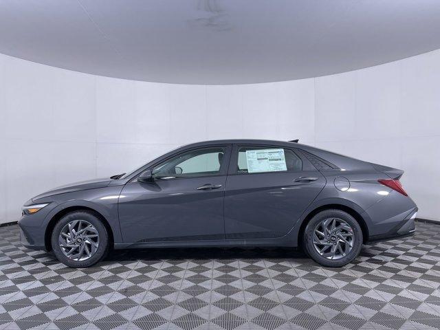 new 2024 Hyundai Elantra HEV car, priced at $27,455