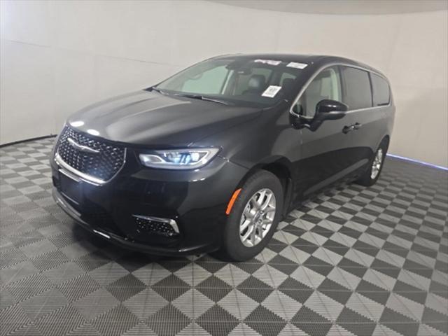 used 2023 Chrysler Pacifica car, priced at $26,000