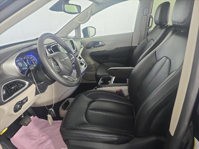 used 2023 Chrysler Pacifica car, priced at $26,000