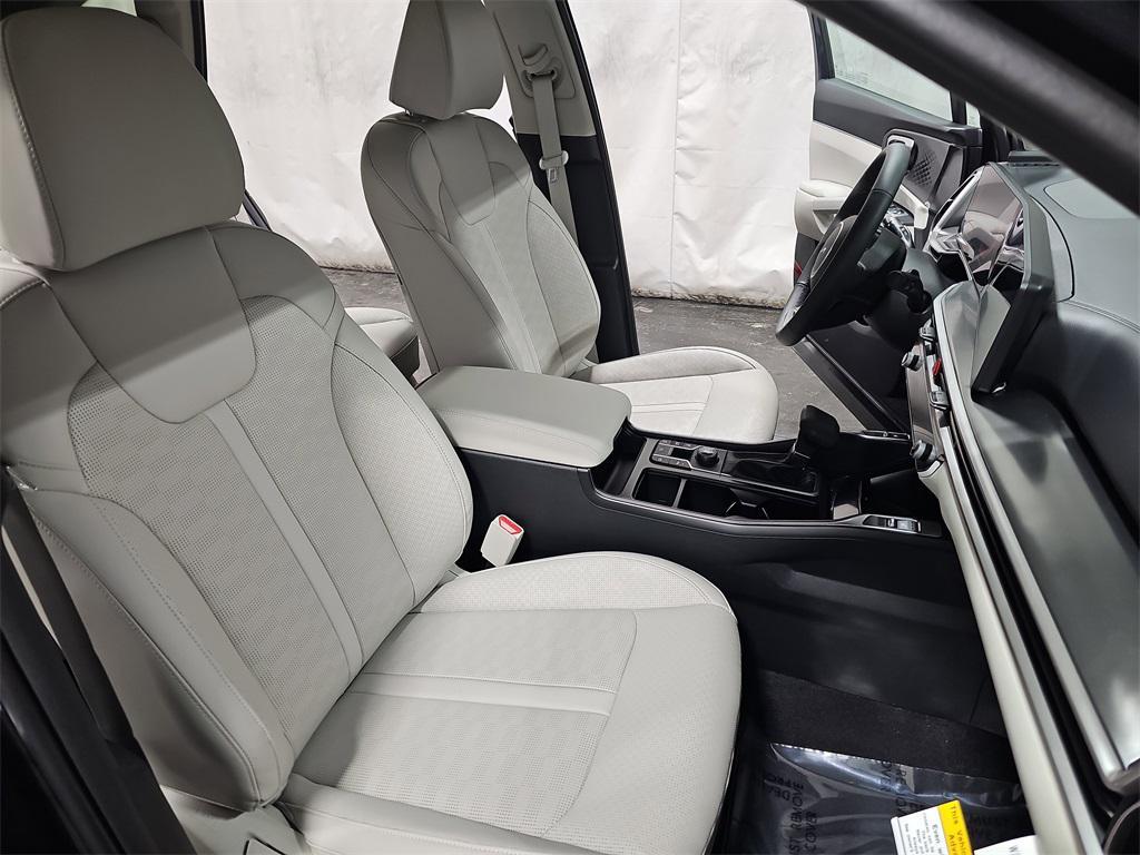 new 2025 Kia Sorento car, priced at $35,726