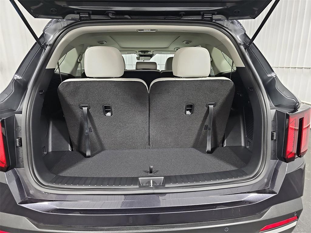 new 2025 Kia Sorento car, priced at $35,726