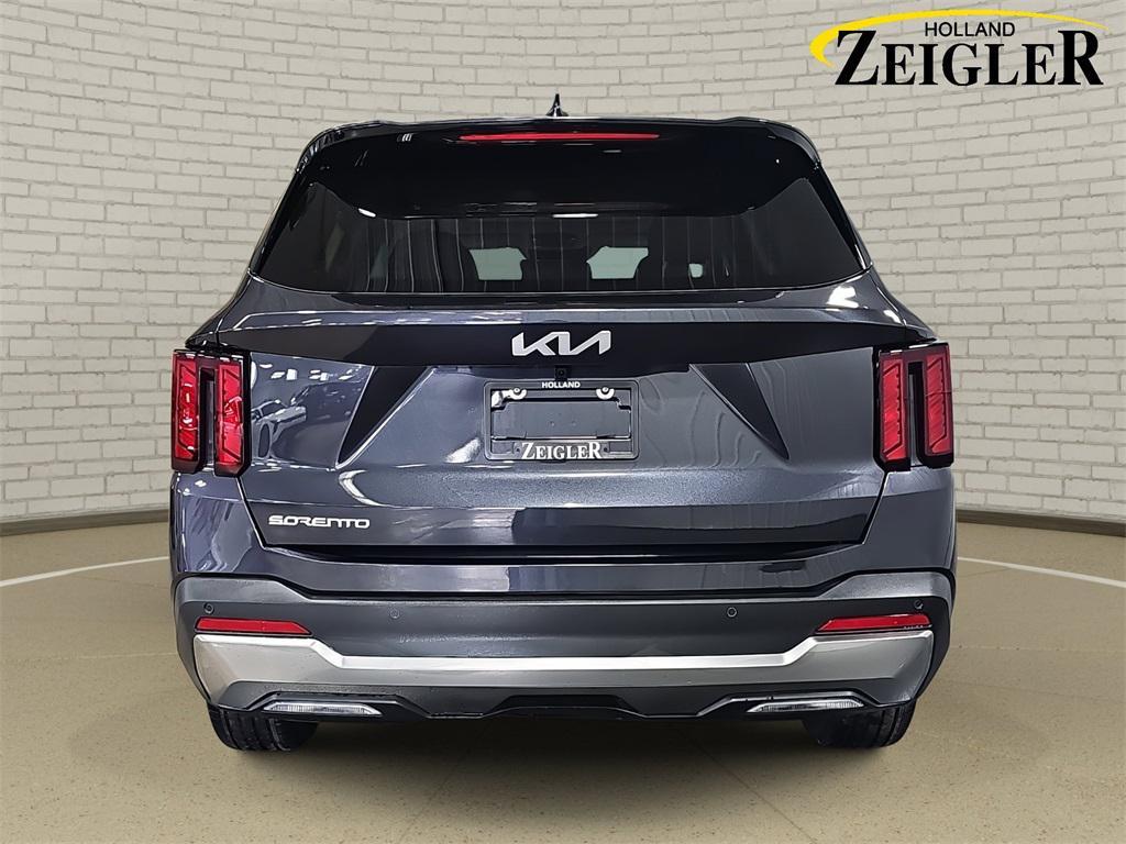 new 2025 Kia Sorento car, priced at $35,726