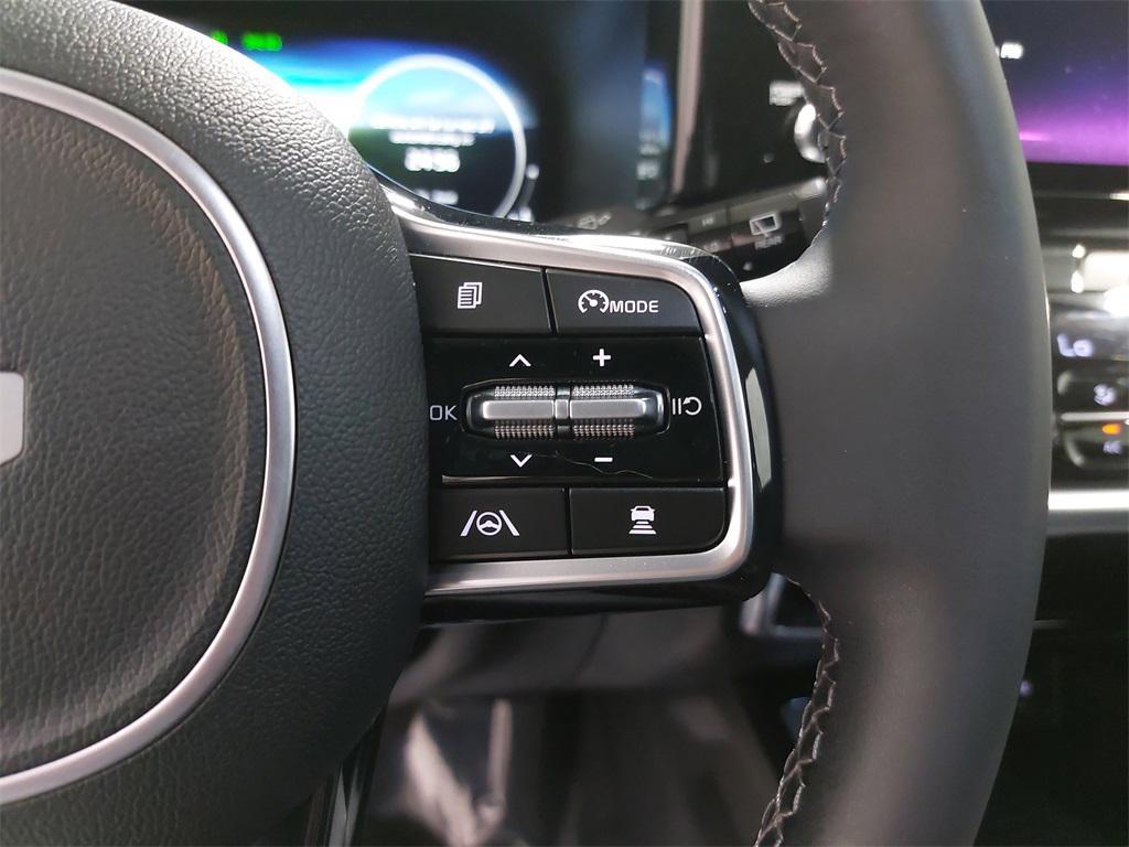 used 2023 Kia Sorento car, priced at $28,500