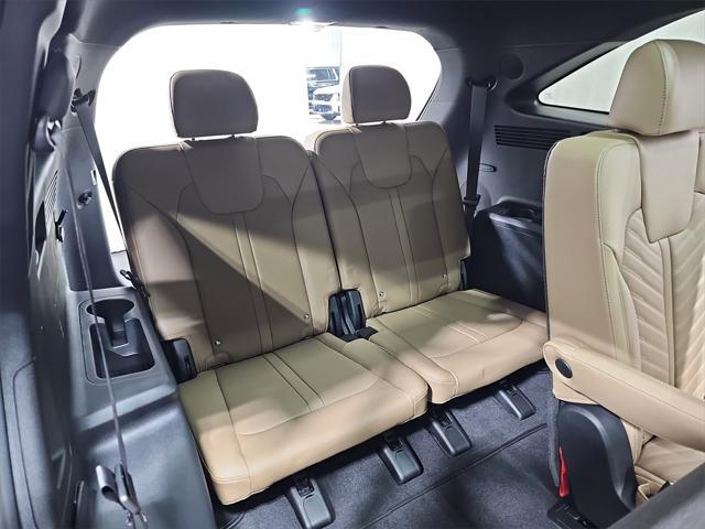 new 2025 Kia Sorento car, priced at $46,302