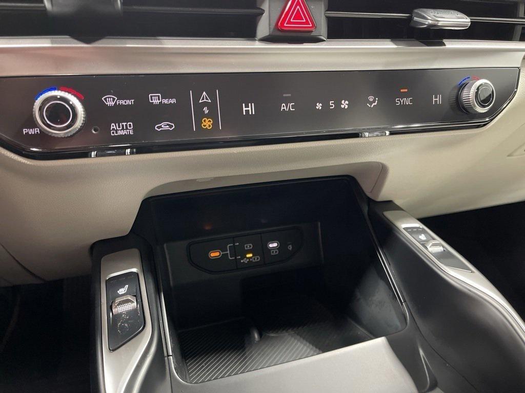 new 2025 Kia Sorento car, priced at $37,221