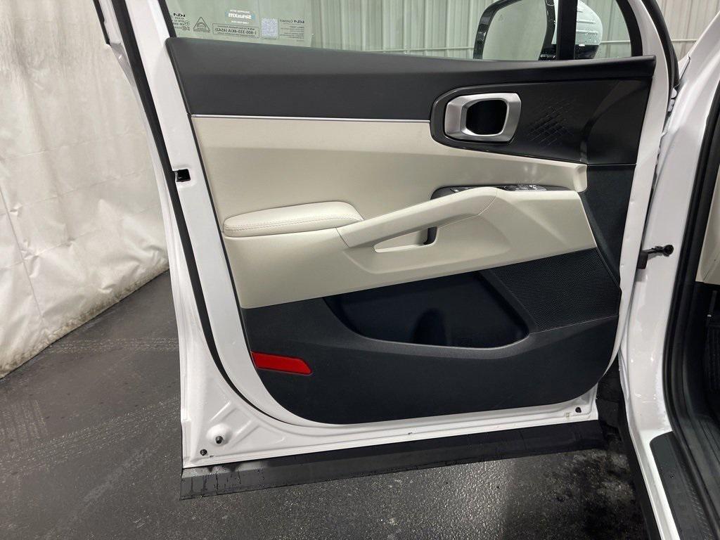 new 2025 Kia Sorento car, priced at $37,221