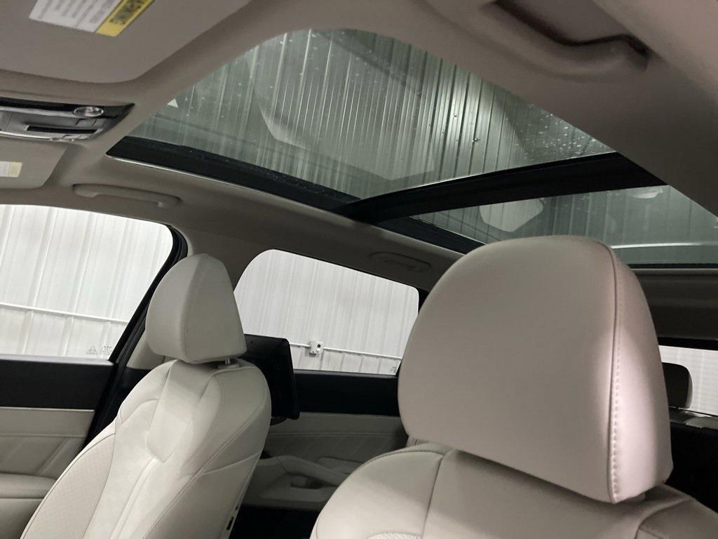 used 2025 Kia Sorento car, priced at $38,500