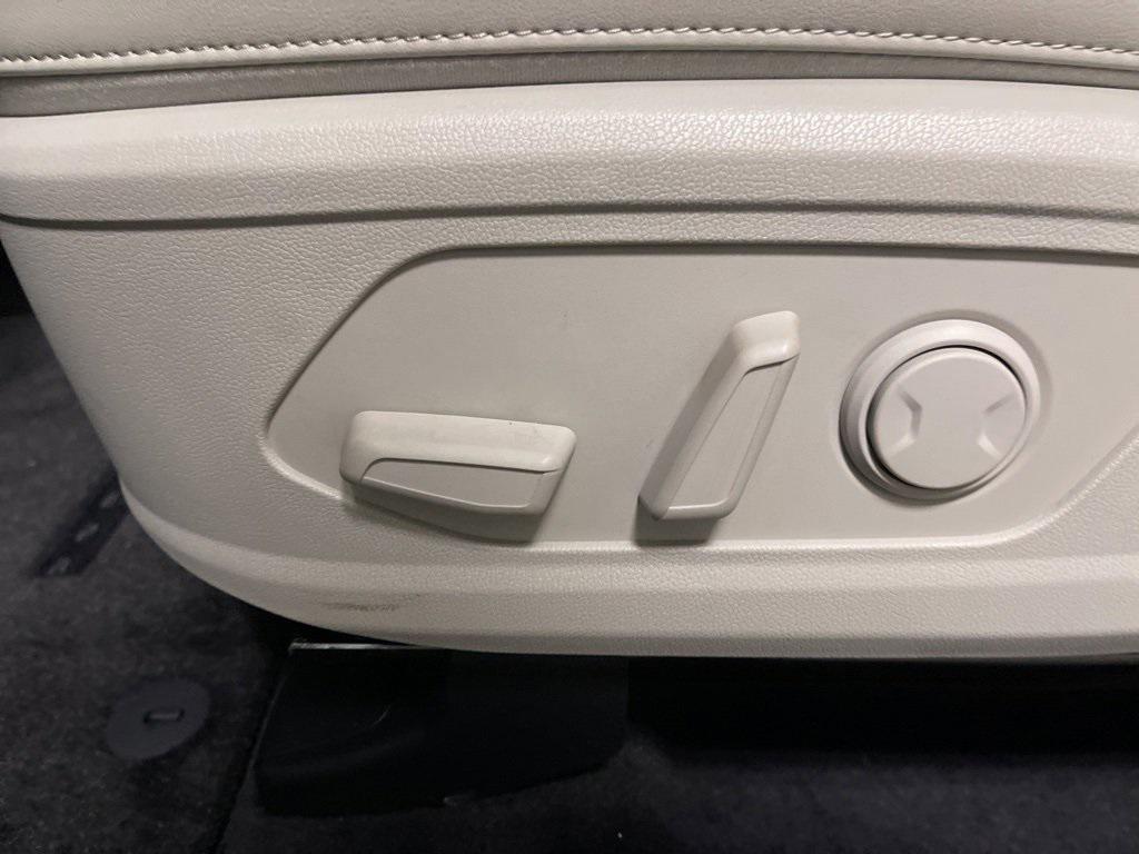 used 2025 Kia Sorento car, priced at $38,500