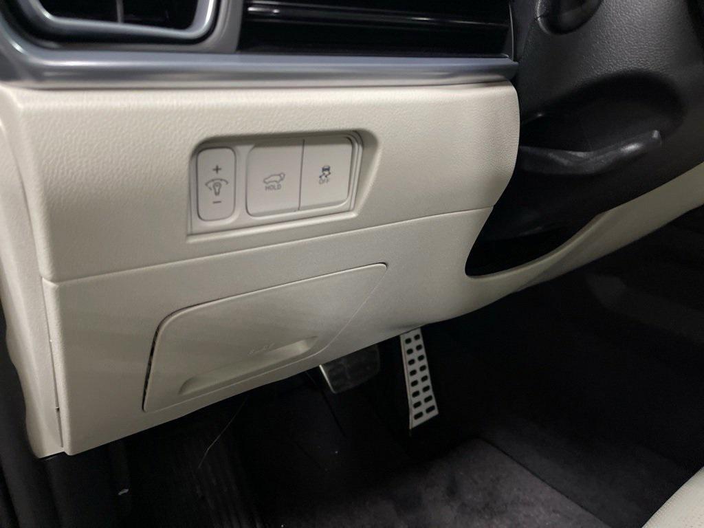 used 2025 Kia Sorento car, priced at $38,500