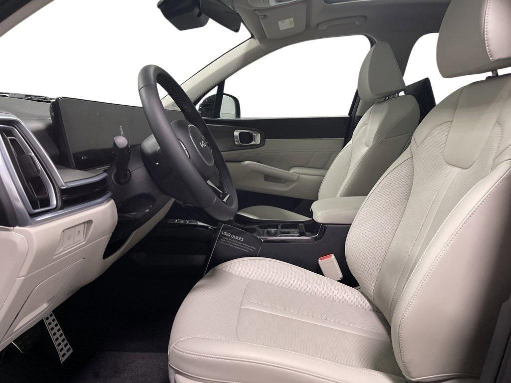 used 2025 Kia Sorento car, priced at $38,500
