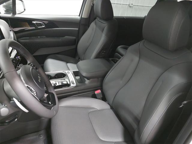 new 2026 Kia Carnival Hybrid car, priced at $55,285