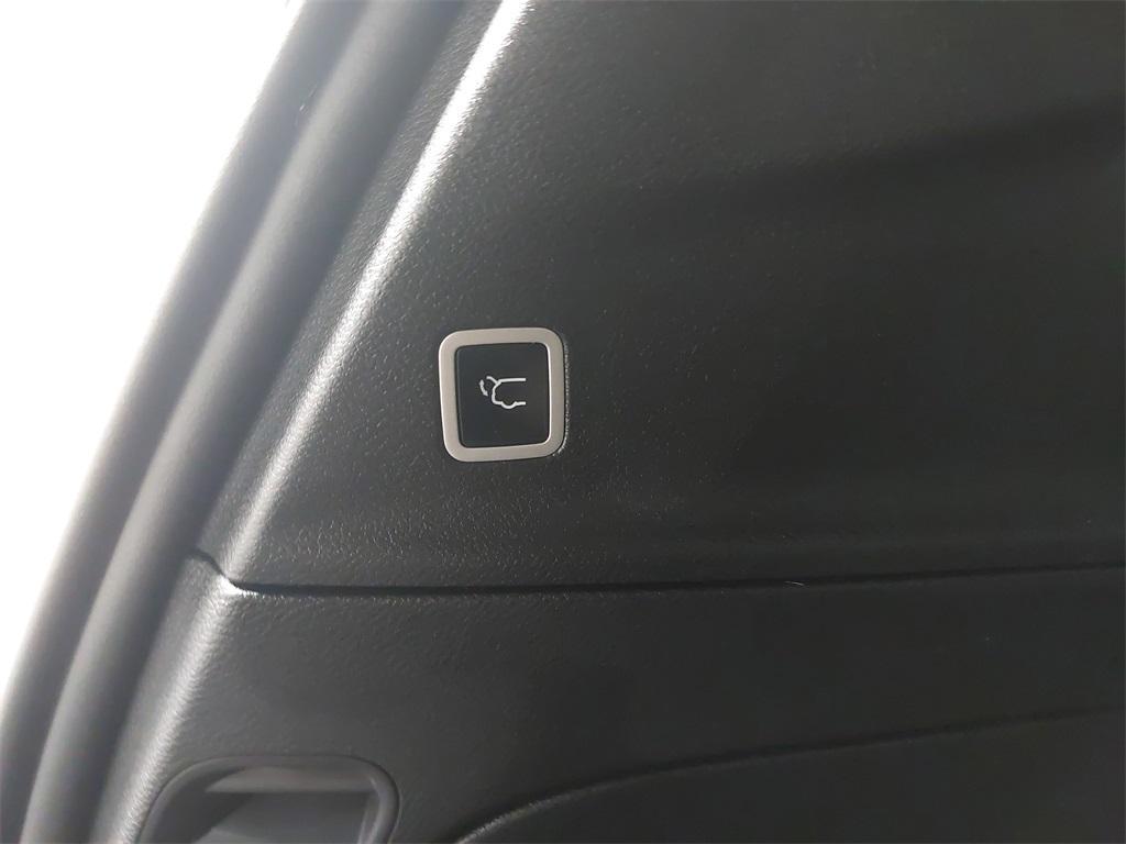 used 2025 Chrysler Pacifica car, priced at $32,500