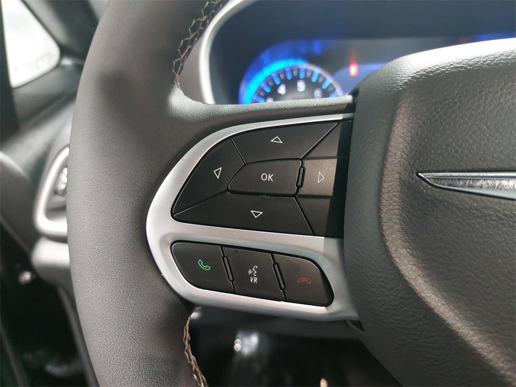 used 2025 Chrysler Pacifica car, priced at $32,500