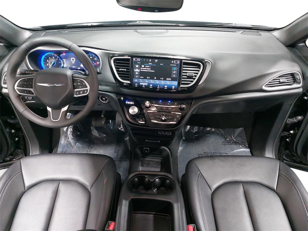 used 2025 Chrysler Pacifica car, priced at $32,500