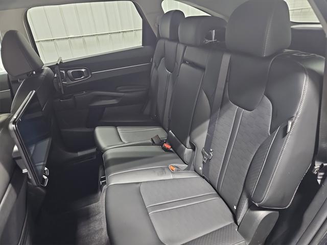 new 2025 Kia Sorento car, priced at $38,092