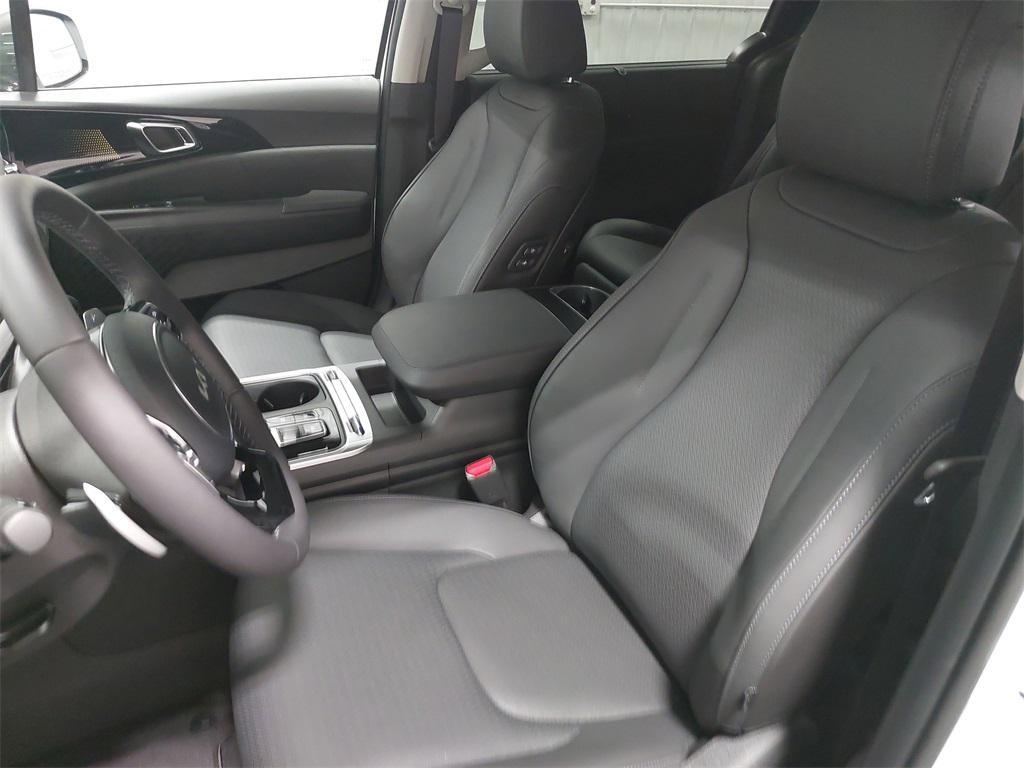 new 2026 Kia Carnival Hybrid car, priced at $53,108