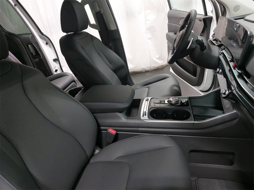 new 2026 Kia Carnival Hybrid car, priced at $53,108