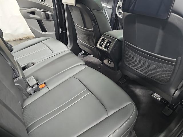 new 2025 Kia Sorento car, priced at $38,076
