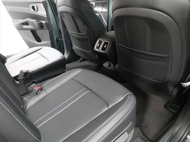 new 2025 Kia Sorento Hybrid car, priced at $41,094