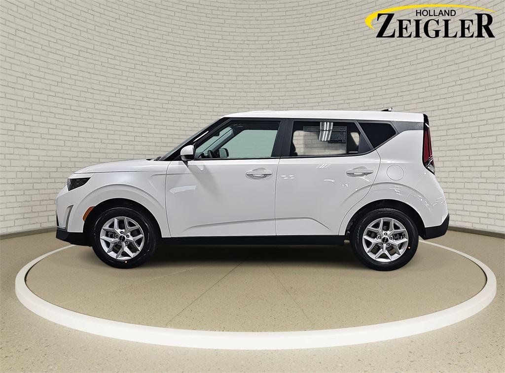 new 2025 Kia Soul car, priced at $21,686