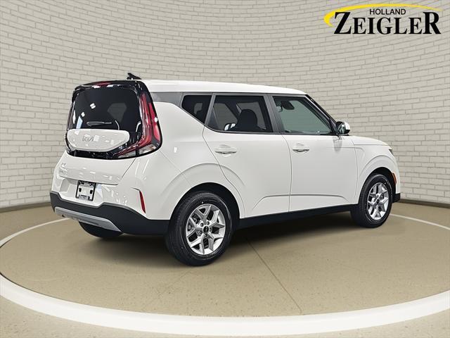 new 2025 Kia Soul car, priced at $22,007