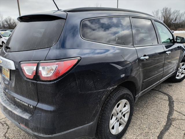 used 2015 Chevrolet Traverse car, priced at $8,000