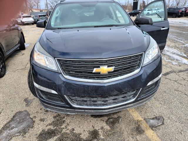 used 2015 Chevrolet Traverse car, priced at $8,000