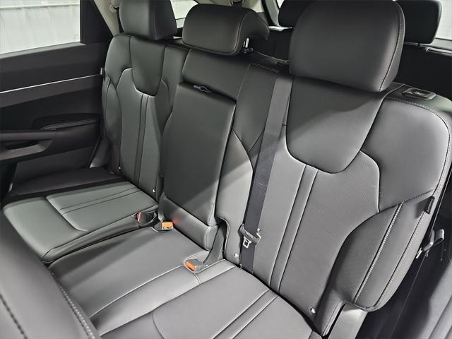 new 2025 Kia Sorento car, priced at $37,846