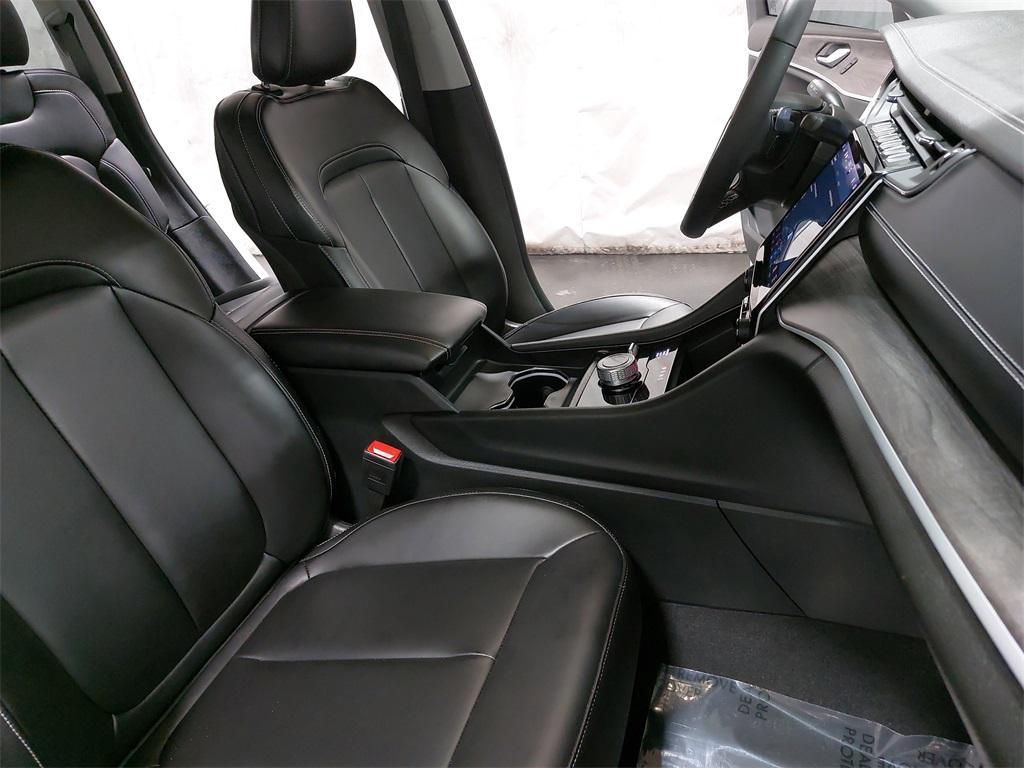 used 2024 Jeep Grand Cherokee car, priced at $40,000