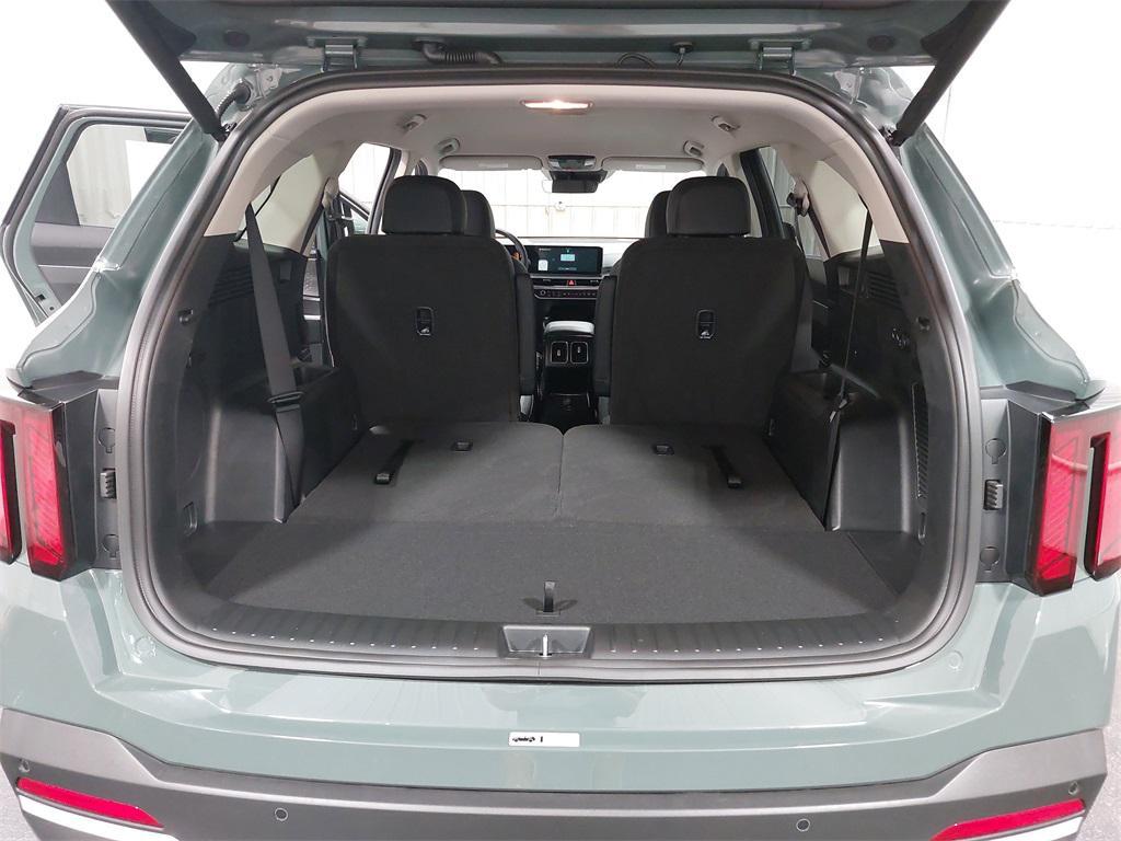 new 2025 Kia Sorento Hybrid car, priced at $40,786