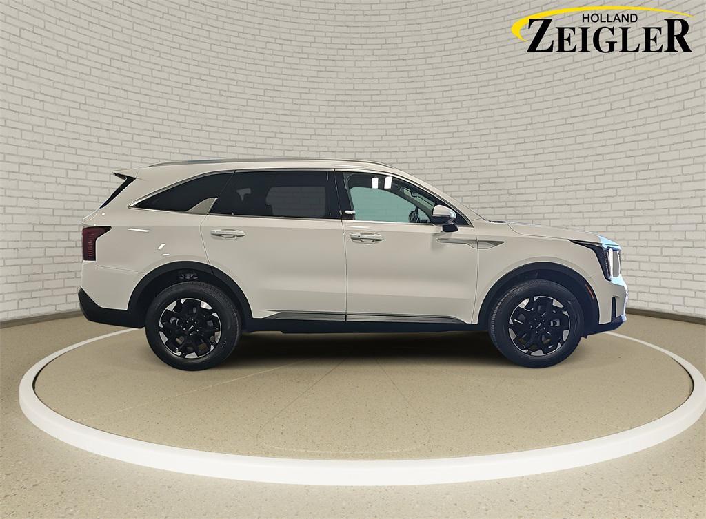new 2025 Kia Sorento car, priced at $37,534