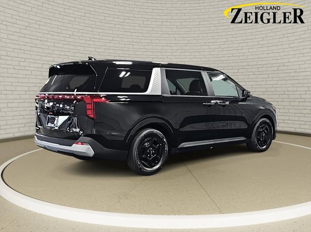 new 2025 Kia Carnival car, priced at $39,752