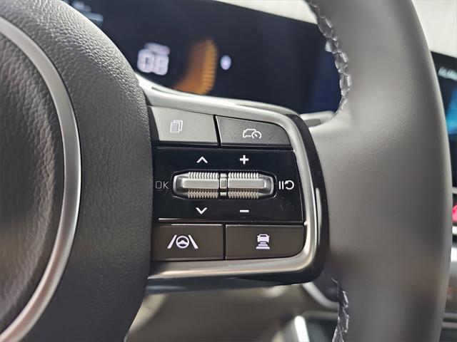 new 2025 Kia Carnival car, priced at $39,752