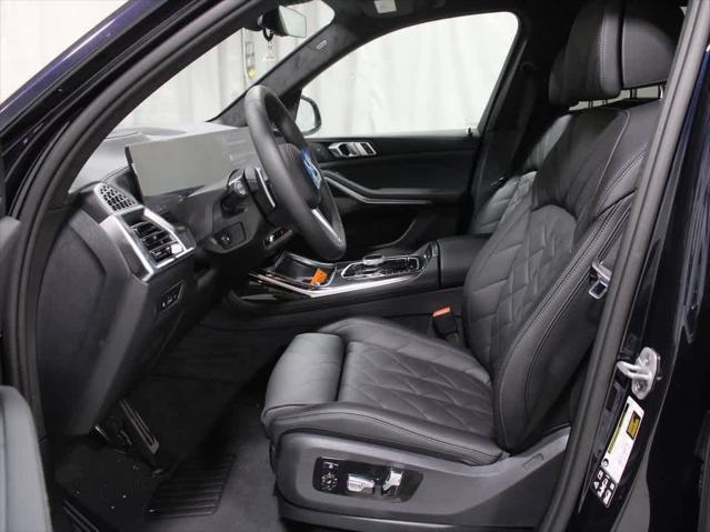 new 2026 BMW X7 car, priced at $98,740