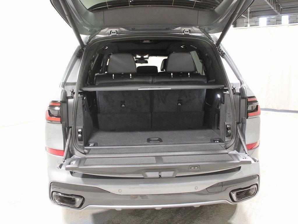 new 2026 BMW X7 car, priced at $98,740
