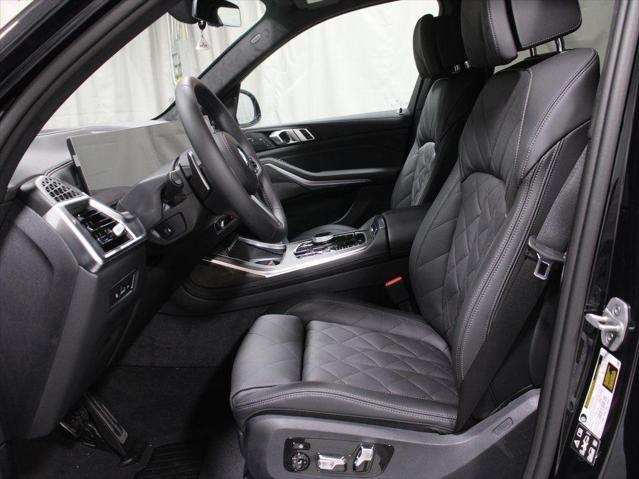 new 2026 BMW X7 car, priced at $100,040