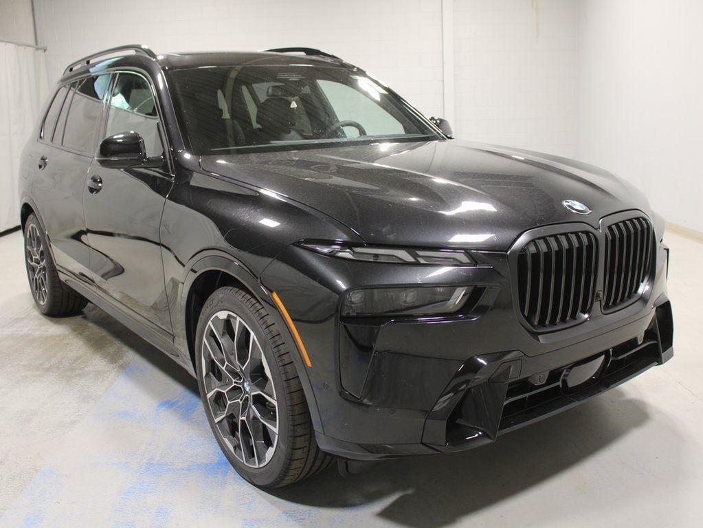 new 2026 BMW X7 car, priced at $100,040