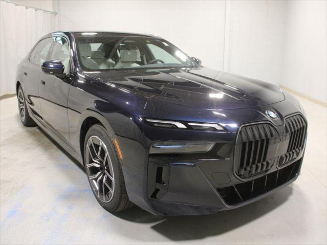 new 2025 BMW 760 car, priced at $121,275