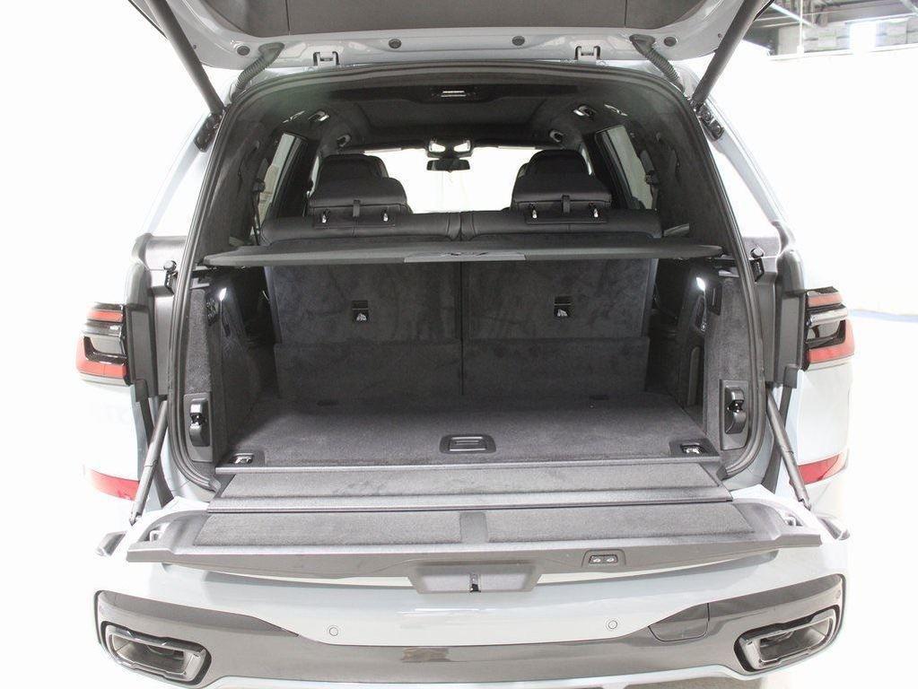 new 2026 BMW X7 car, priced at $96,290