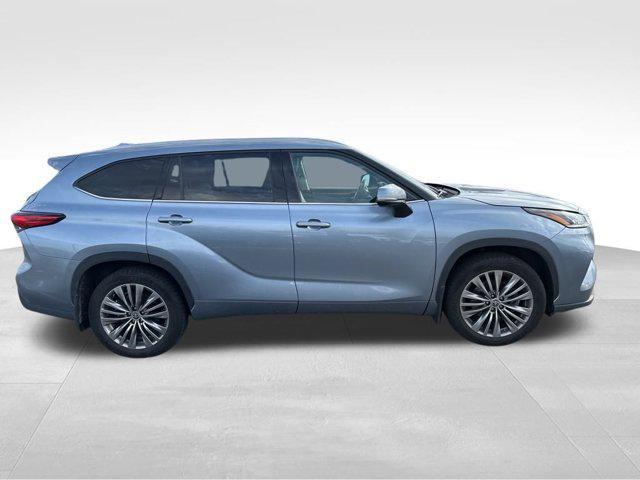 used 2021 Toyota Highlander car, priced at $38,791