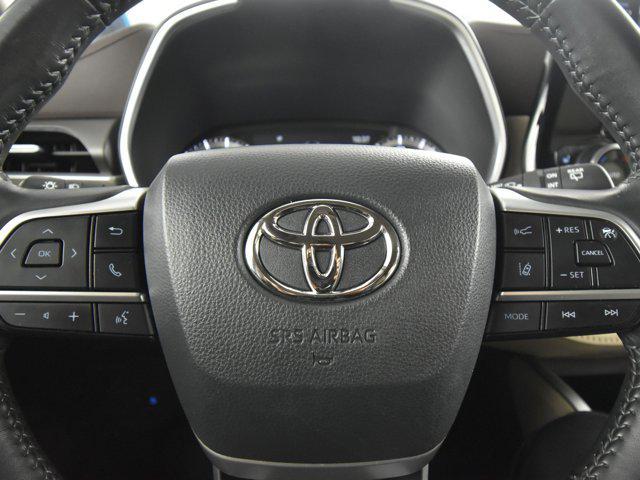 used 2022 Toyota Highlander car, priced at $35,400