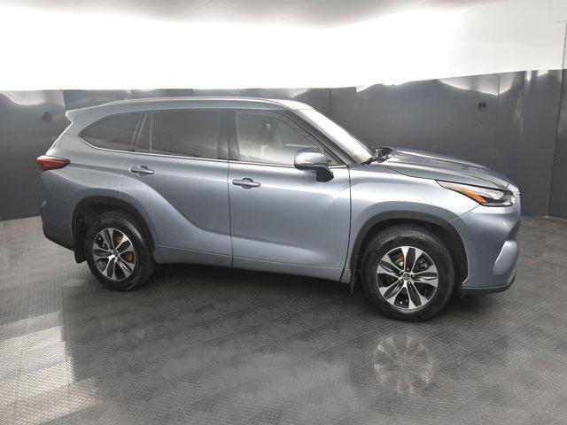 used 2021 Toyota Highlander car, priced at $33,999