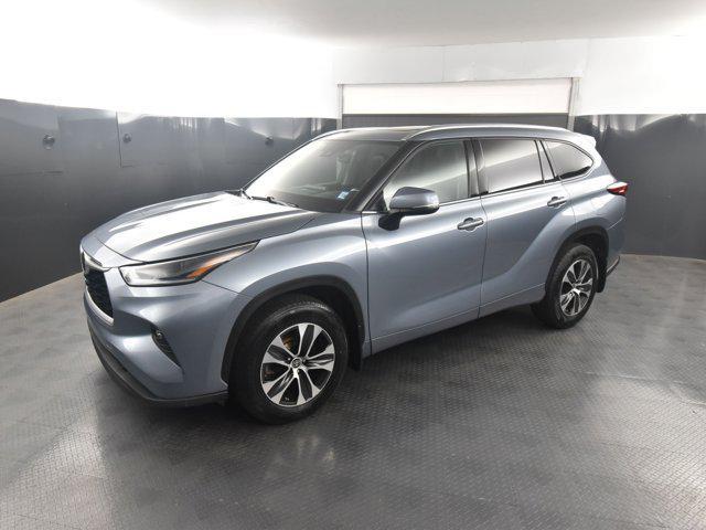 used 2021 Toyota Highlander car, priced at $33,999