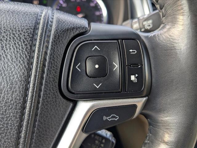 used 2014 Toyota Highlander car, priced at $15,406