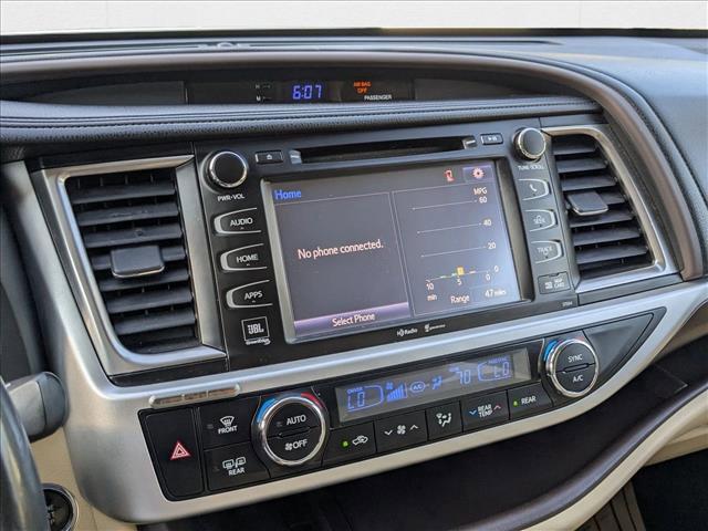 used 2014 Toyota Highlander car, priced at $15,406