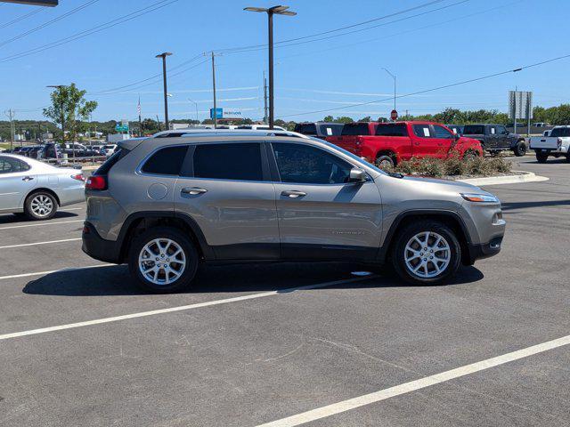 used 2018 Jeep Cherokee car, priced at $15,495