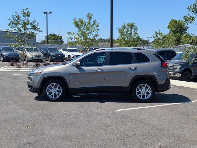 used 2018 Jeep Cherokee car, priced at $15,495