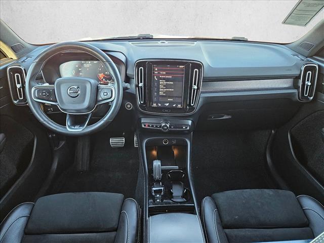used 2020 Volvo XC40 car, priced at $21,989